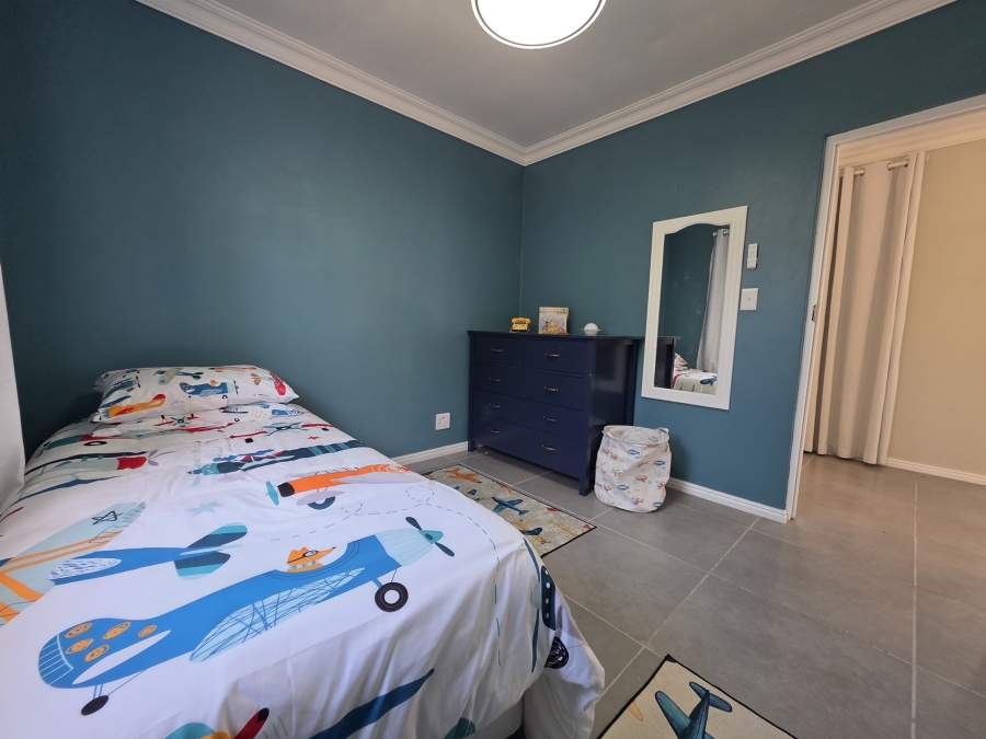 6 Bedroom Property for Sale in Oceanview Heights Western Cape